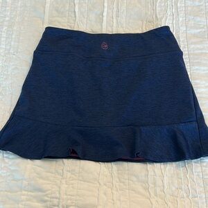 Girl Vineyard Vines M 10-12 Performance skort-blue. Good condition, no stains